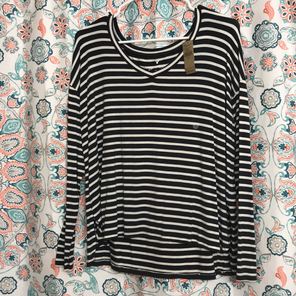New with tags long sleeve tee
